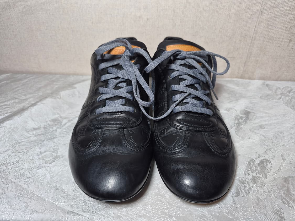 루이비통 엠보싱 블랙 스니커즈 (25]~255) 상품이미지1