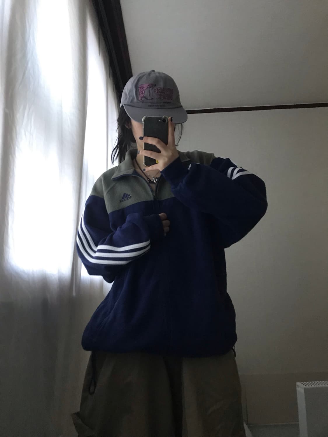 아디다스90s 카키 네이비 오버핏 후리스 상품이미지3