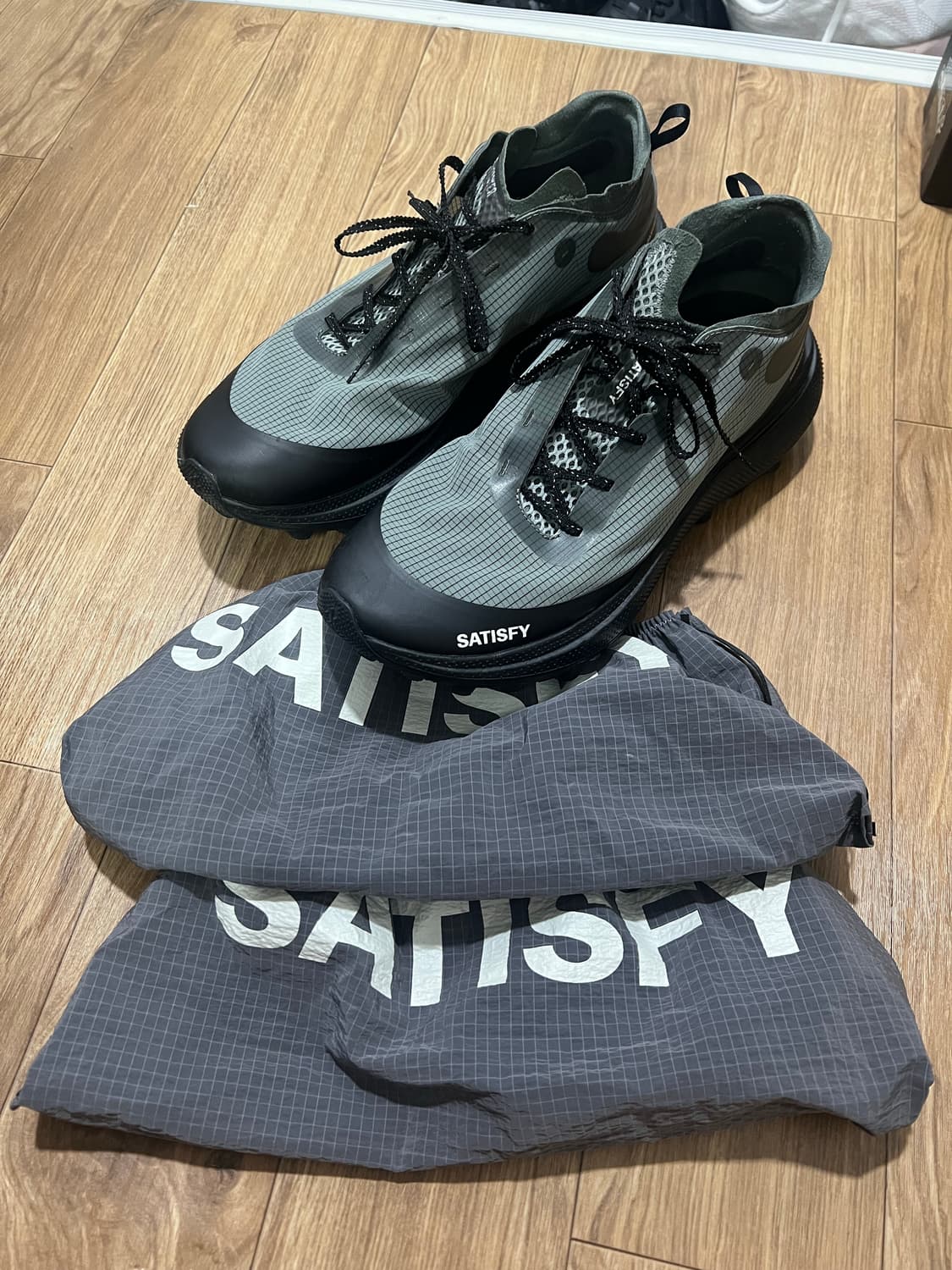 Satisfy 새티스파이 더라커  쉐도우 290 상품이미지1