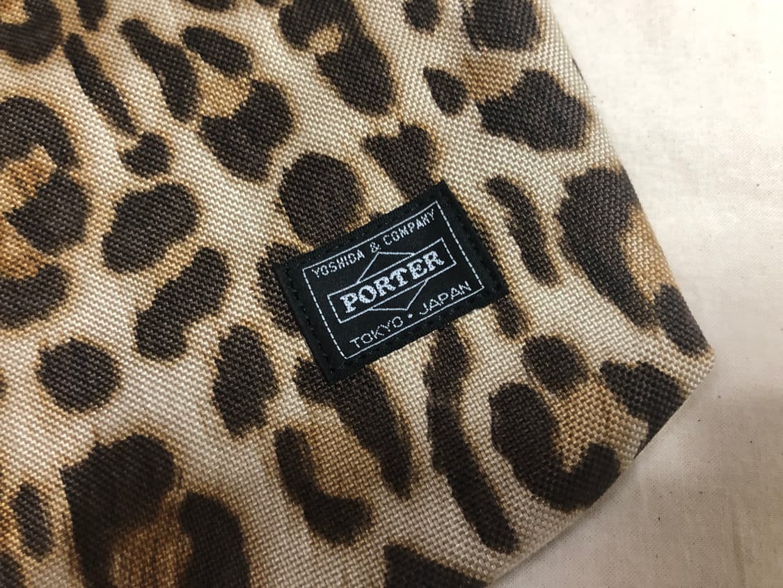 요시다포터 85주년 레오파드 리버시블 숄더백 상품이미지3