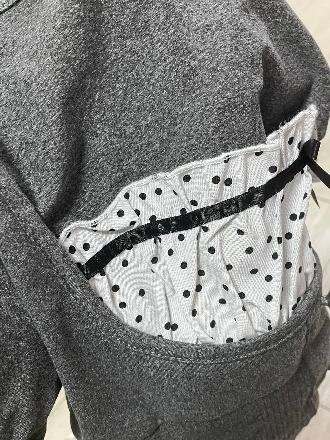 쉬인 공겜여주깔 러블리 블라우스 티셔츠 차콜 상품이미지3