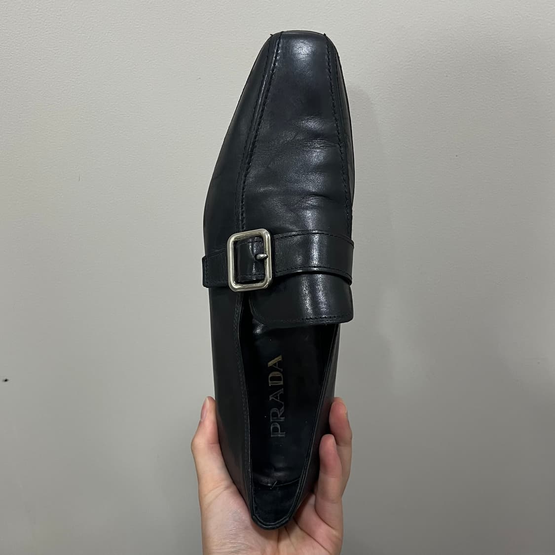 Prada Buckle Loafers 상품이미지5
