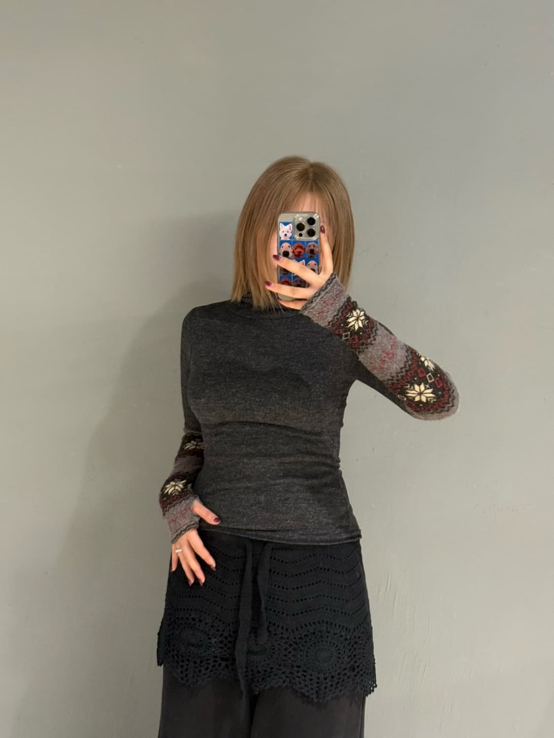 snow pattern hand warmer turtleneck top 상품이미지1