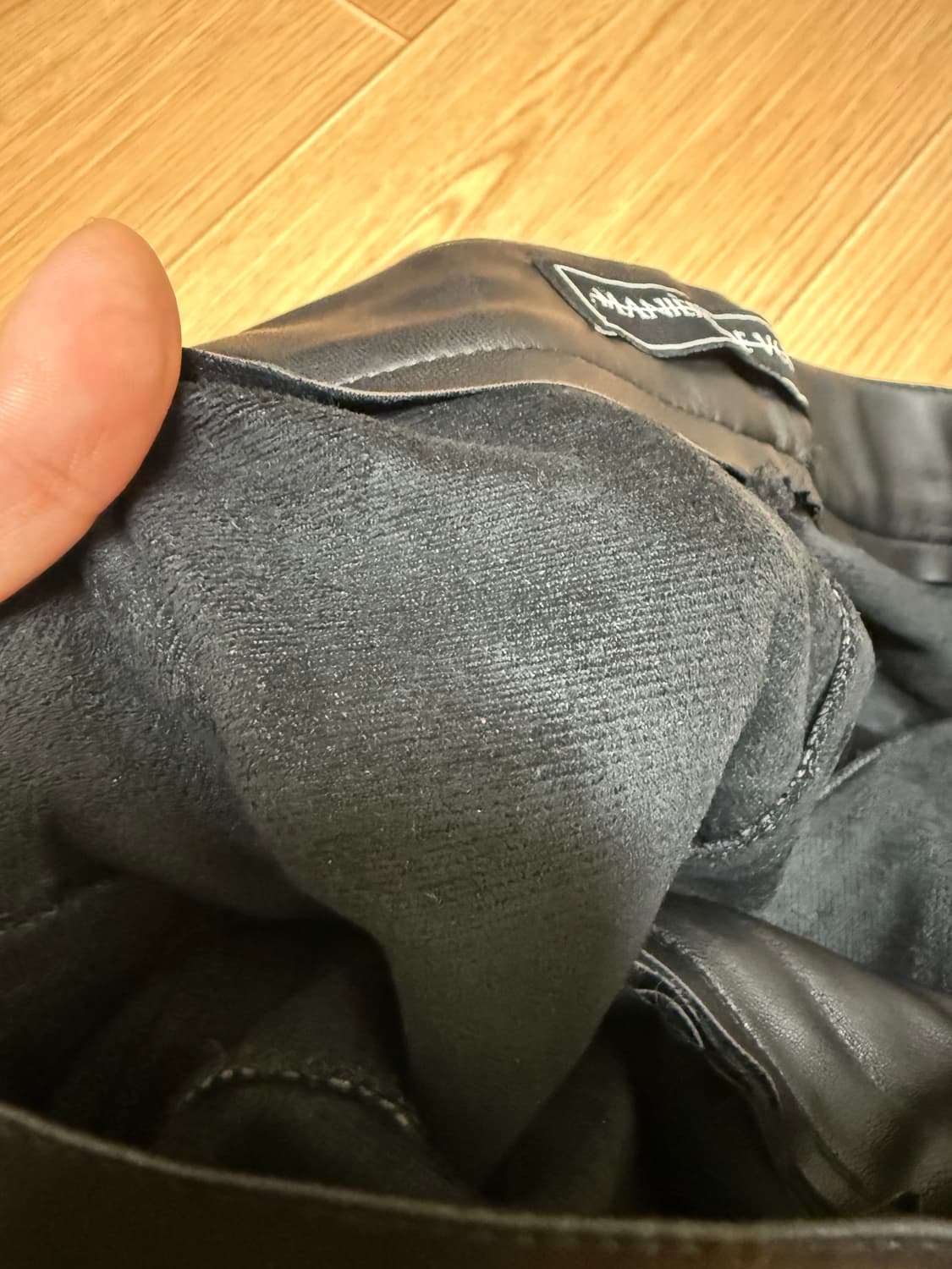 Manière De Voir 하이웨스트 레더 셔링팬츠 상품이미지7