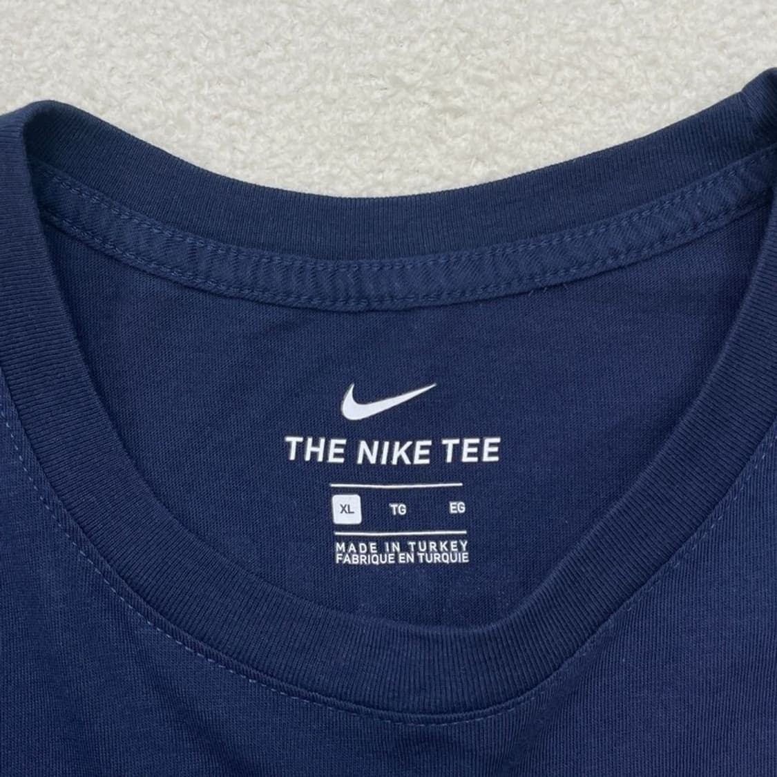 NIKE 백 그래픽 반팔티 네이비 XL 상품이미지4