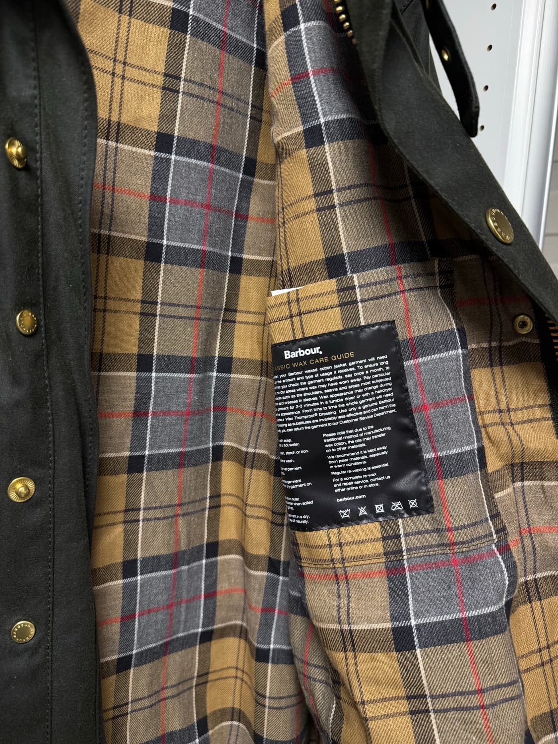 바버 인터내셔널 A7 왁스 자켓 (1시간 착용 / 40사이즈) 상품이미지4