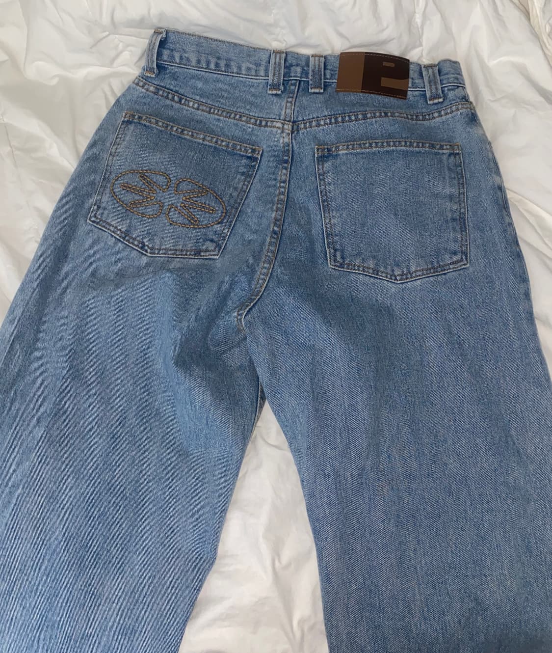 ertr 이알티알 에센셜 릴렉스드 데님팬츠 라이트블루 상품이미지2