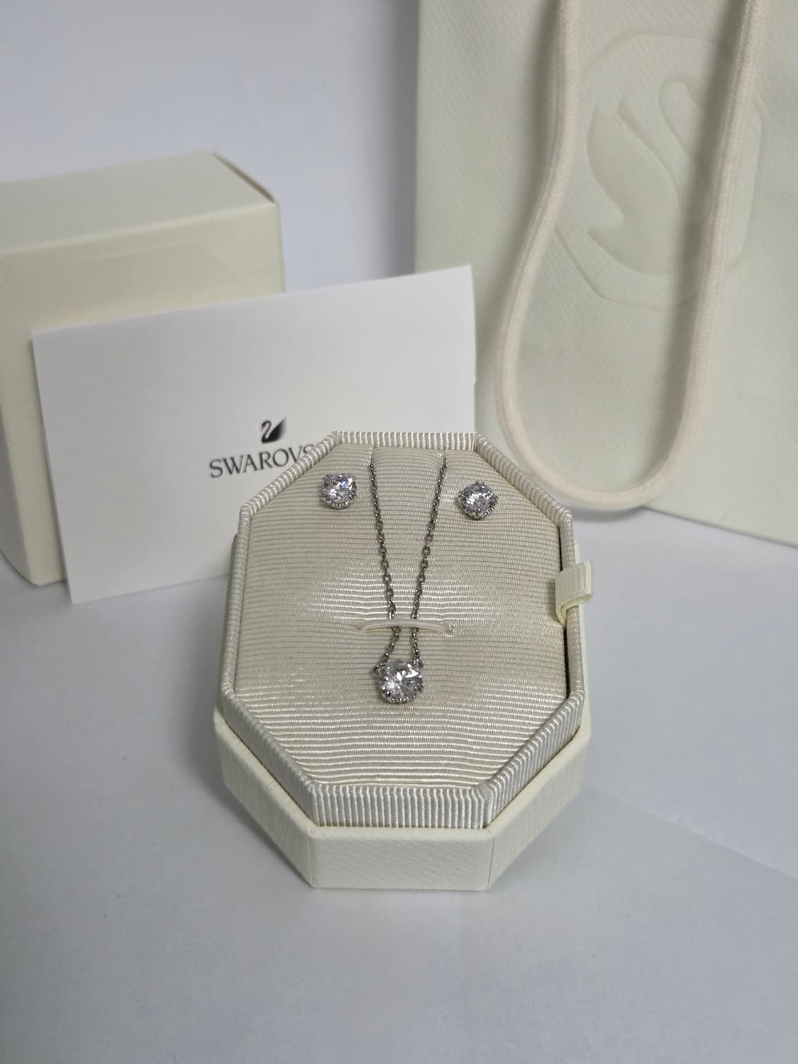 택포 정가 26만원 스와로브스키 목걸이 귀걸이 세트 지르코니아 크리스탈 상품이미지1