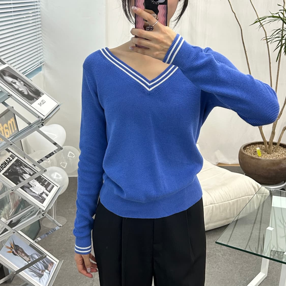 유니클로 브이넥 블루 니트티셔츠 상품이미지1