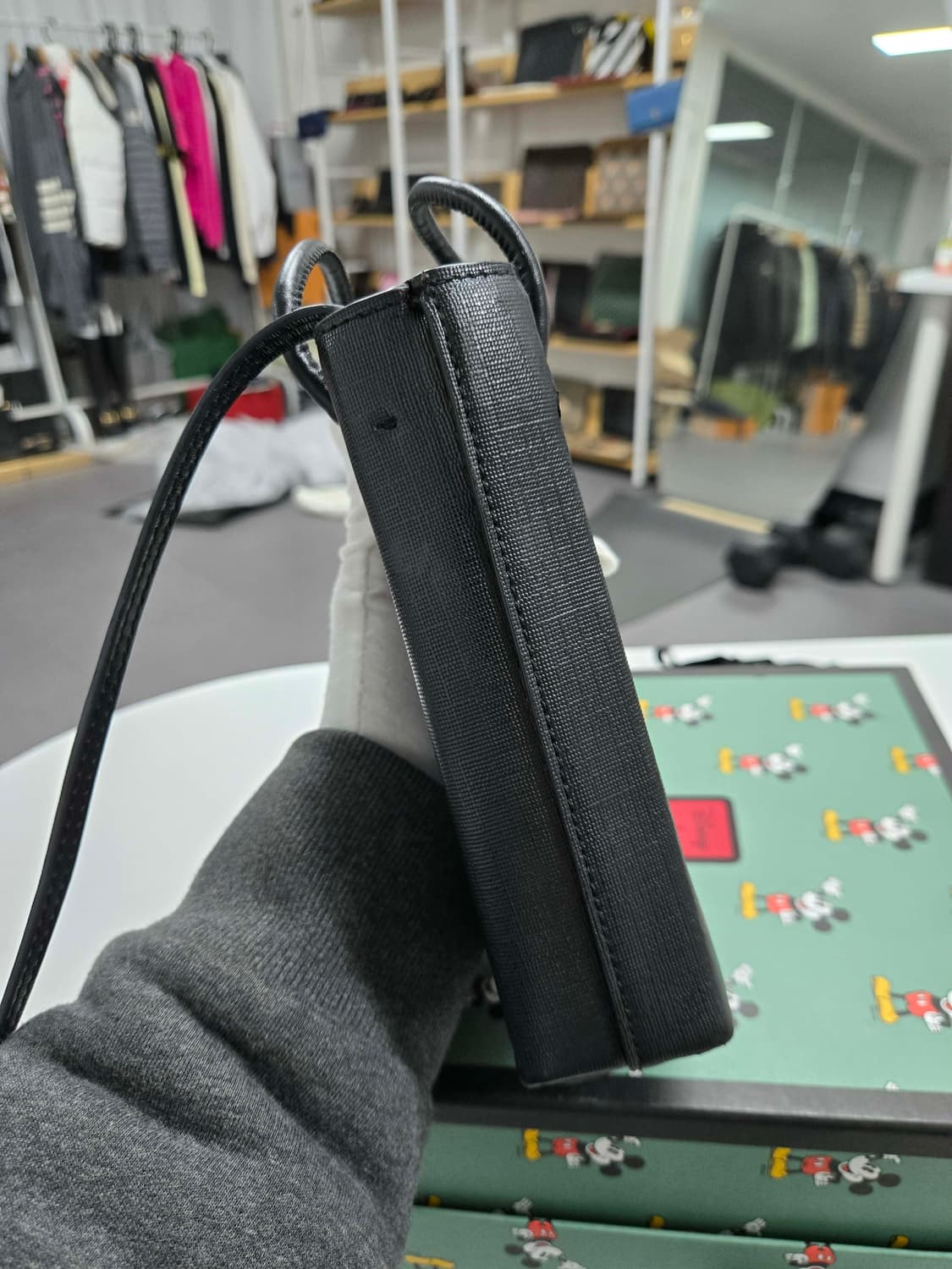 [정품]발렌시아가 폰홀더백 상품이미지3