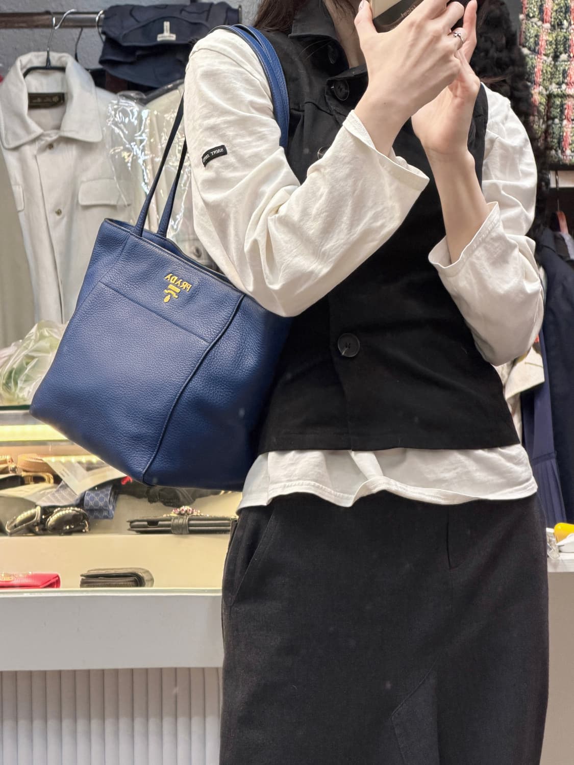 프라다 비텔로 다이노 레더 숄더백 상품이미지4