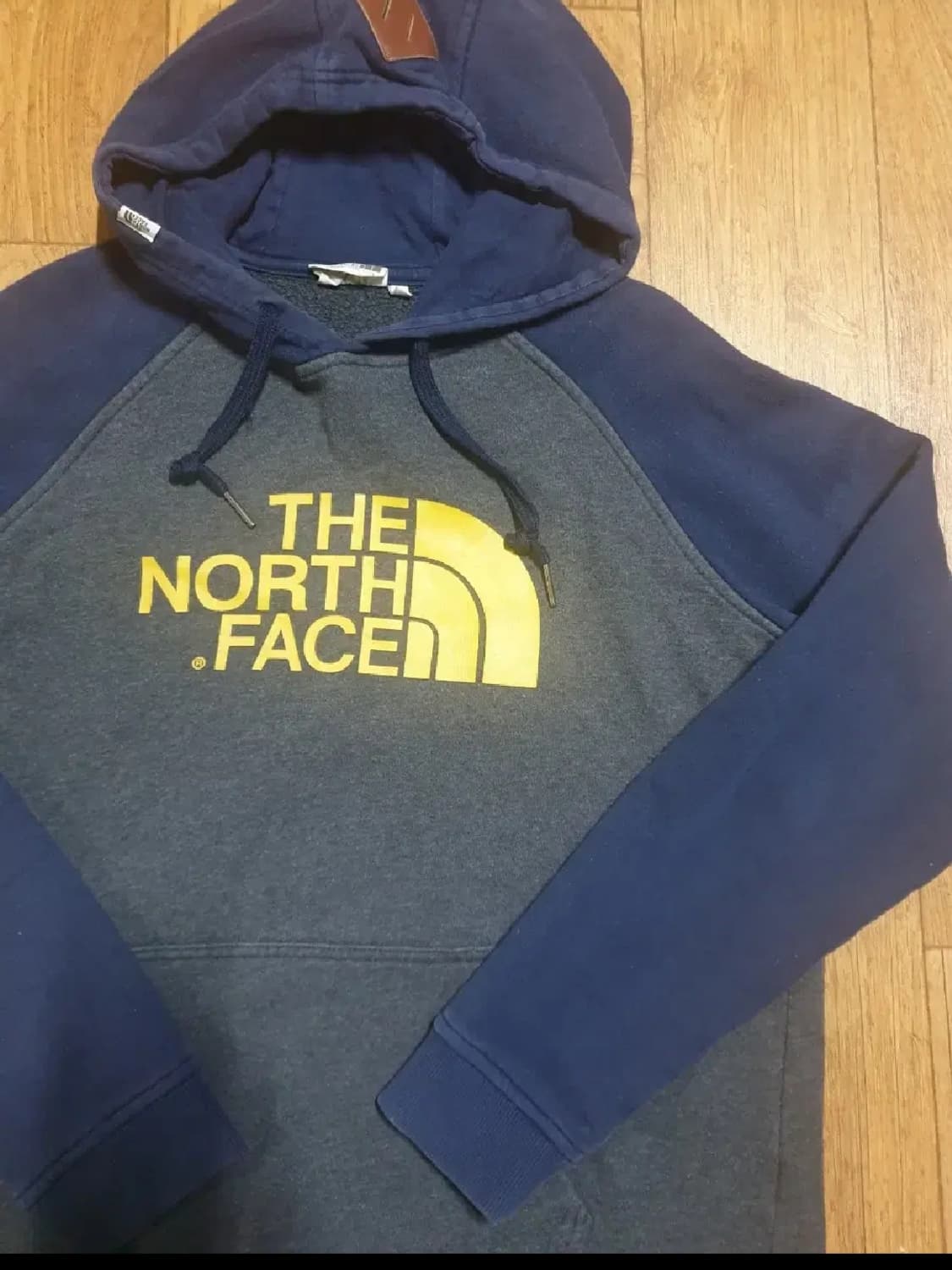 노스페이스 후드티 105 사이즈입니다 상품이미지3