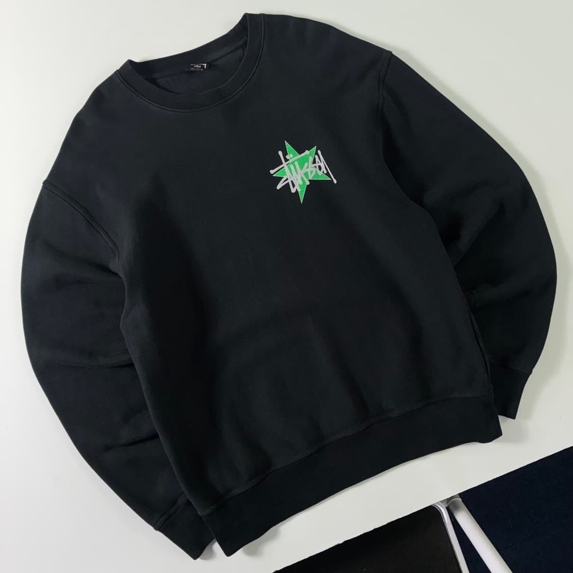 Stussy  스투시 스타 크루 피그먼트 다이트 블랙 맨투맨 상품이미지3
