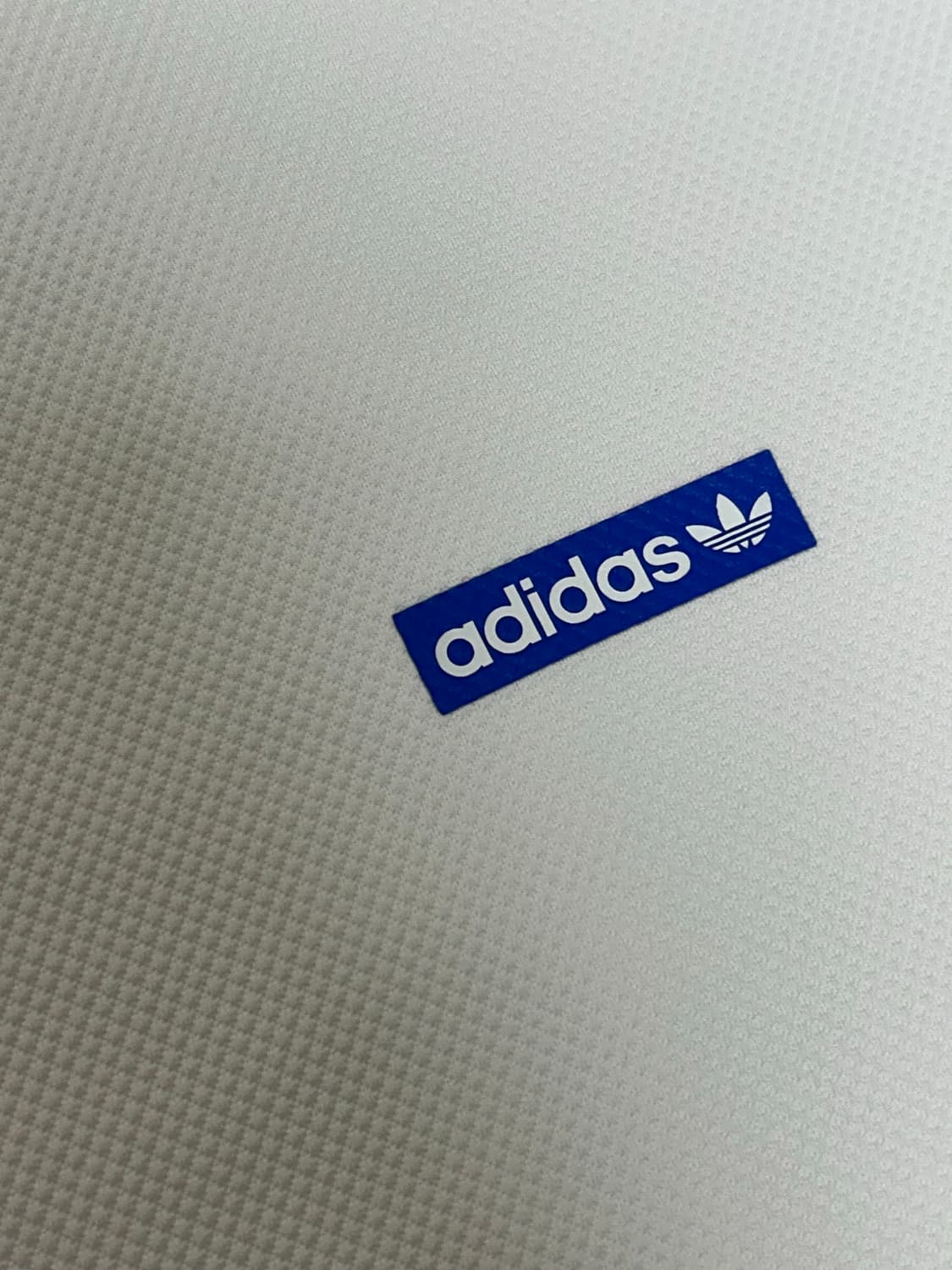 아디다스 화이트 블루 와플 맨투맨 상품이미지4