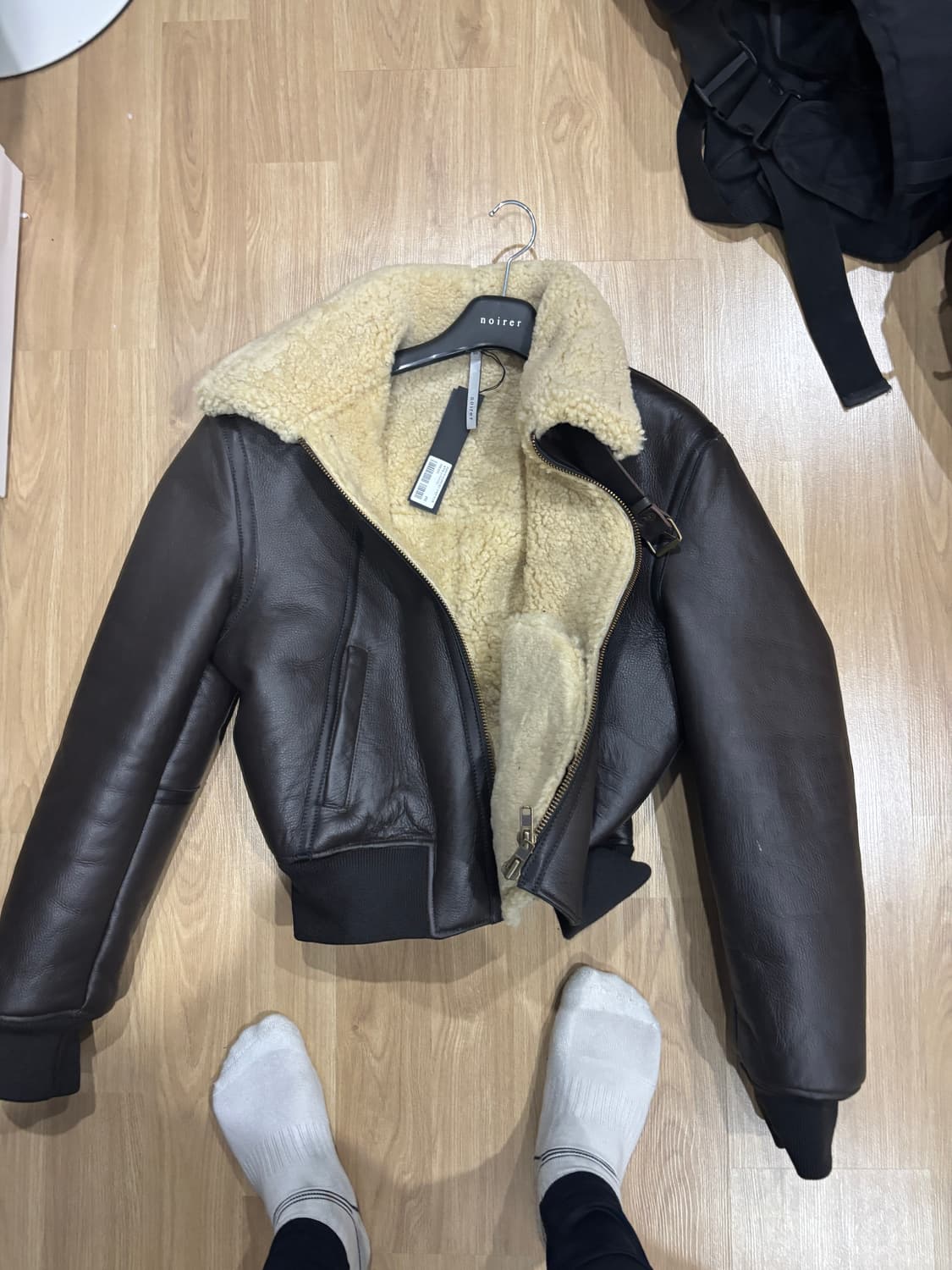 노이어 무스탕 52 10만 선결제 상품이미지1