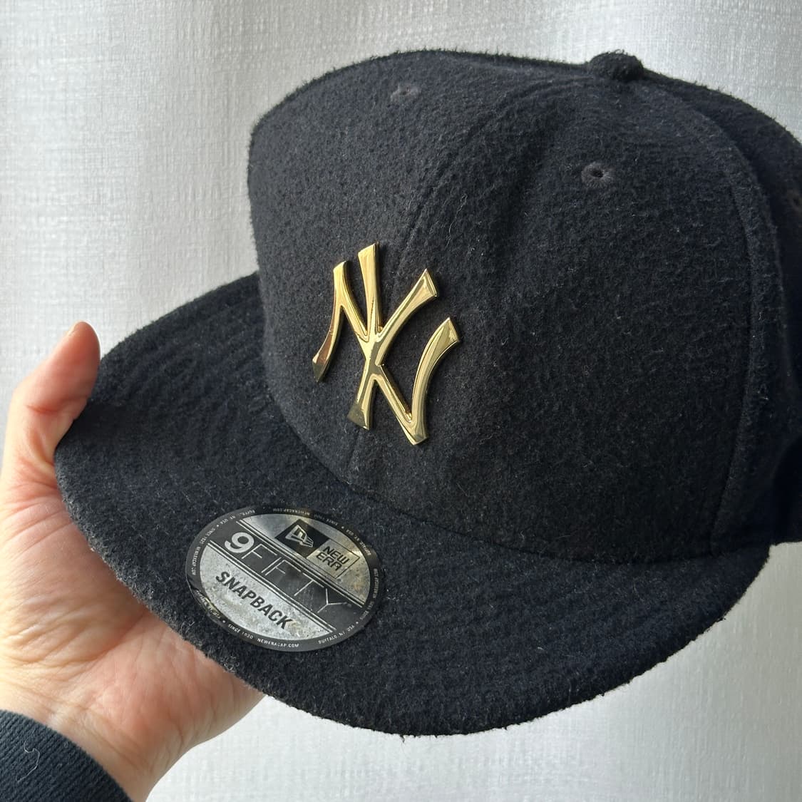 뉴에라 뉴욕 양키스 골드 로고 울혼방 스냅백 블랙 OS 상품이미지2