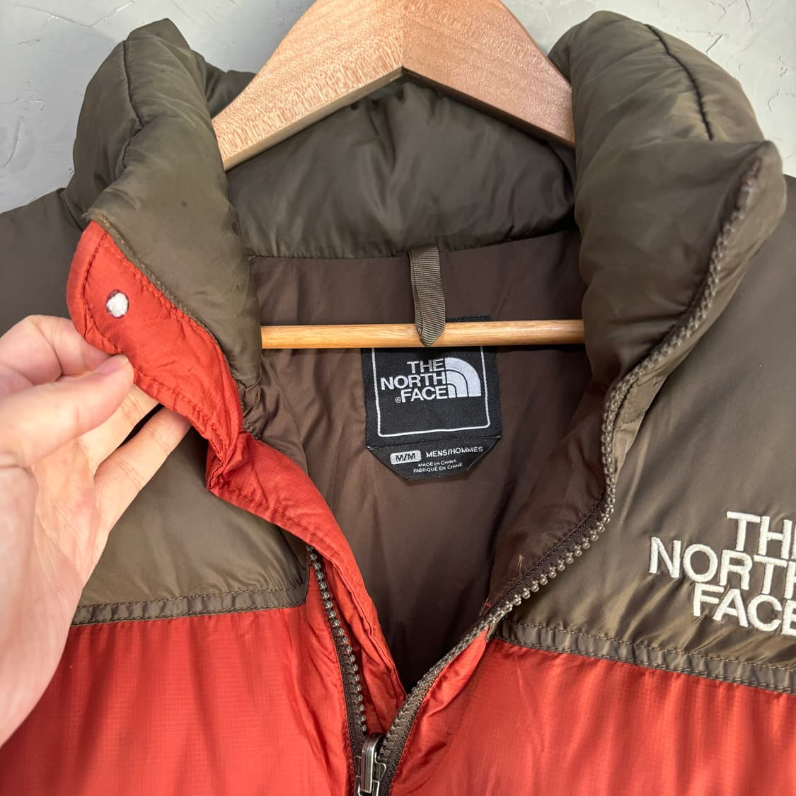 노스페이스 눕시 700 구스다운 패딩 오렌지 카키 상품이미지3