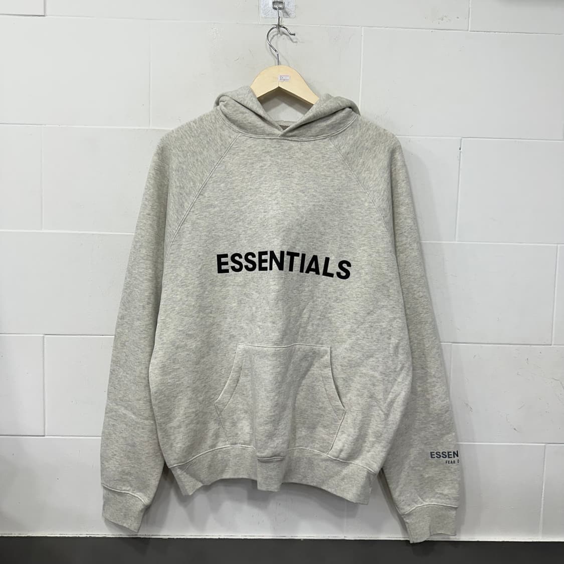 에센셜 후드티 상품이미지1