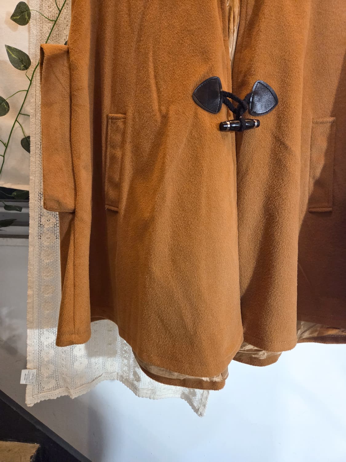 리본디테일 더플 케이프 코트 상품이미지3