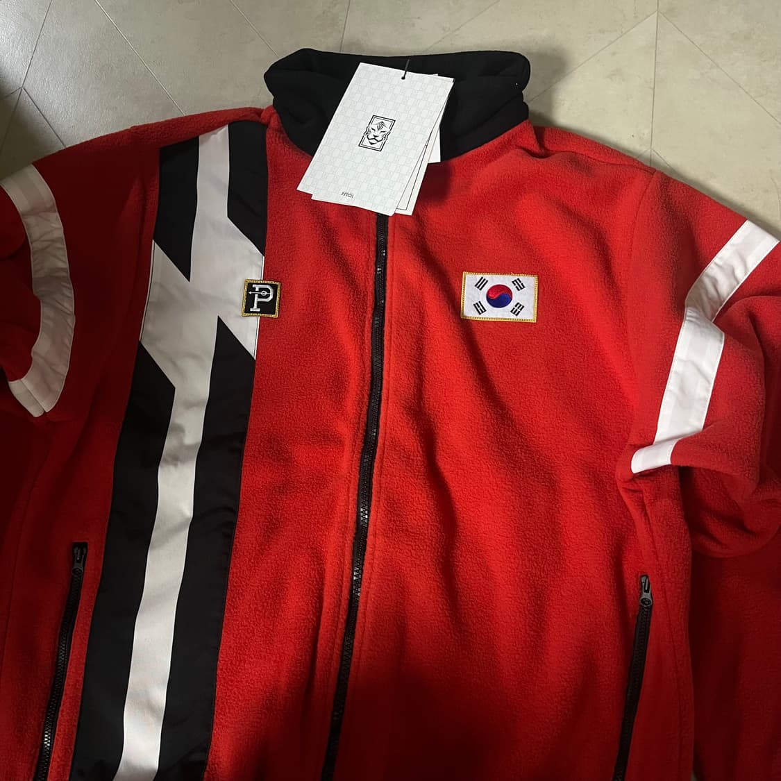 새상품(M)오버더피치 코리아 로고 후리스 레드 상품이미지1