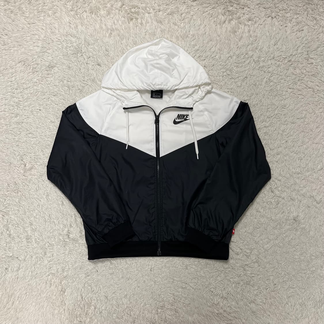 Nike black white Windrunner windbreaker 상품이미지4