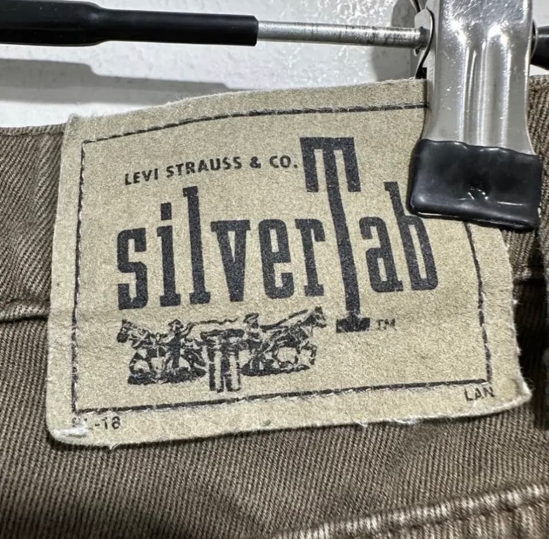 Levi's 리바이스 실버탭 카키 반바지 쇼츠 상품이미지3