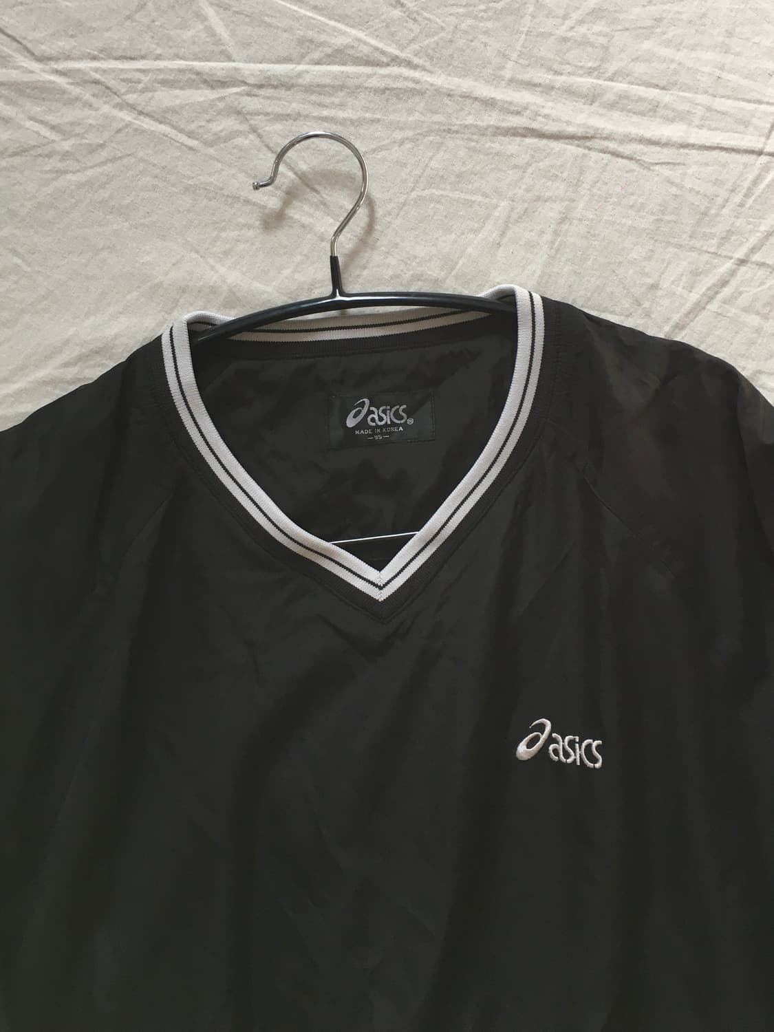 아식스 로고 브이넥 웜업 상품이미지4