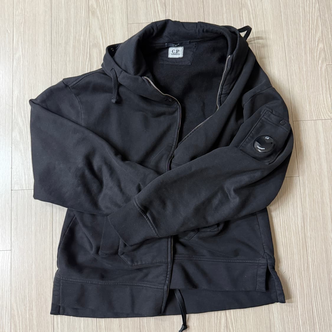 CP컴퍼니 브러쉬드&에머라이즈드 다이애그널 플리스 박시 고글 스웨트셔츠 상품이미지2