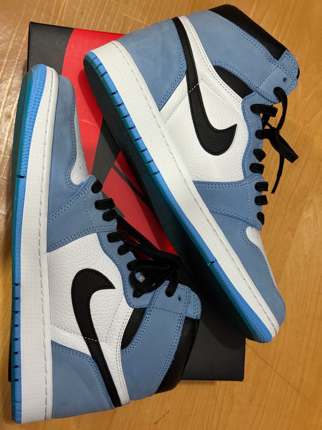 조던1 하이 유니버시티블루 300 상품이미지5