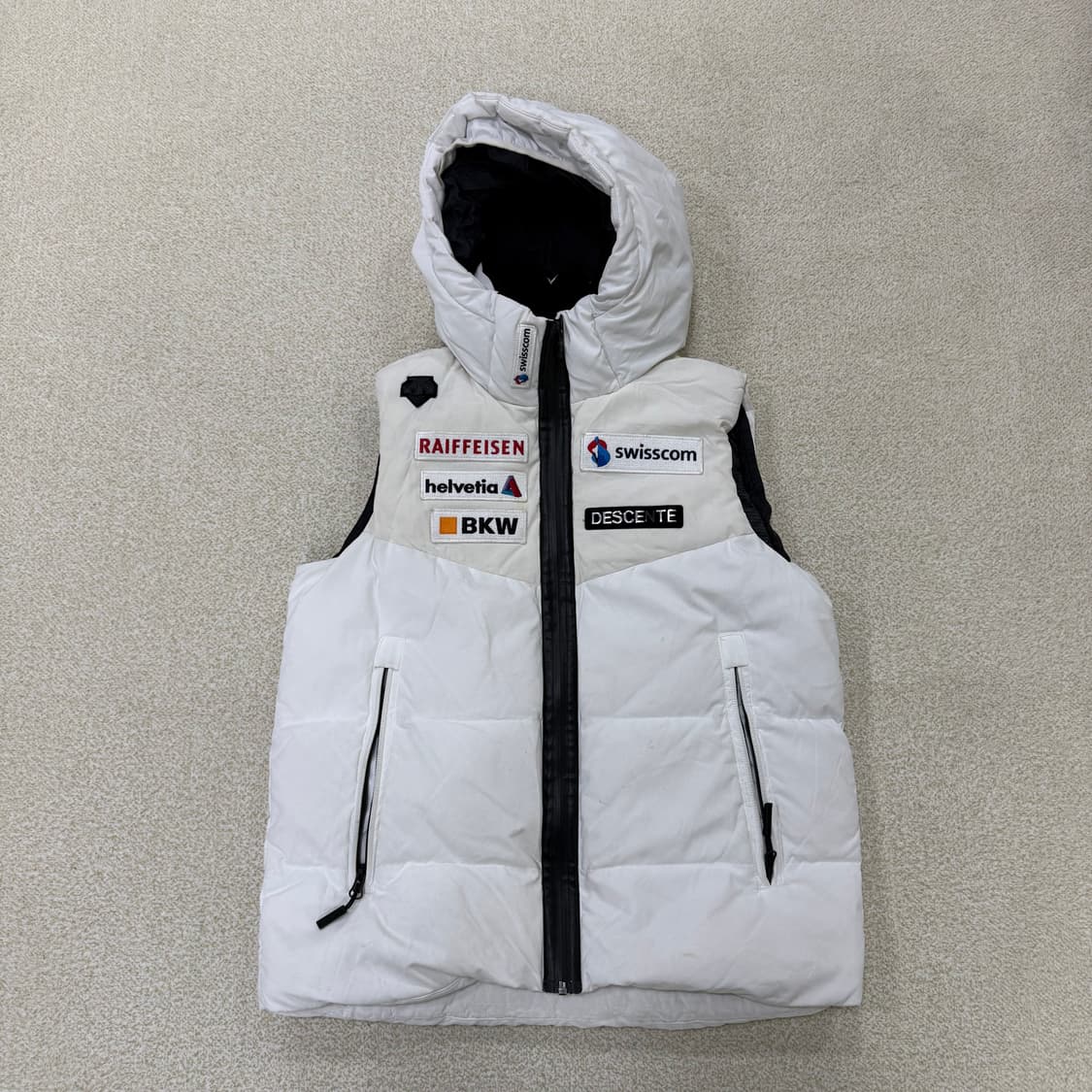 160 데상트 키즈 아우디 패딩 조끼 0127T1 상품이미지1