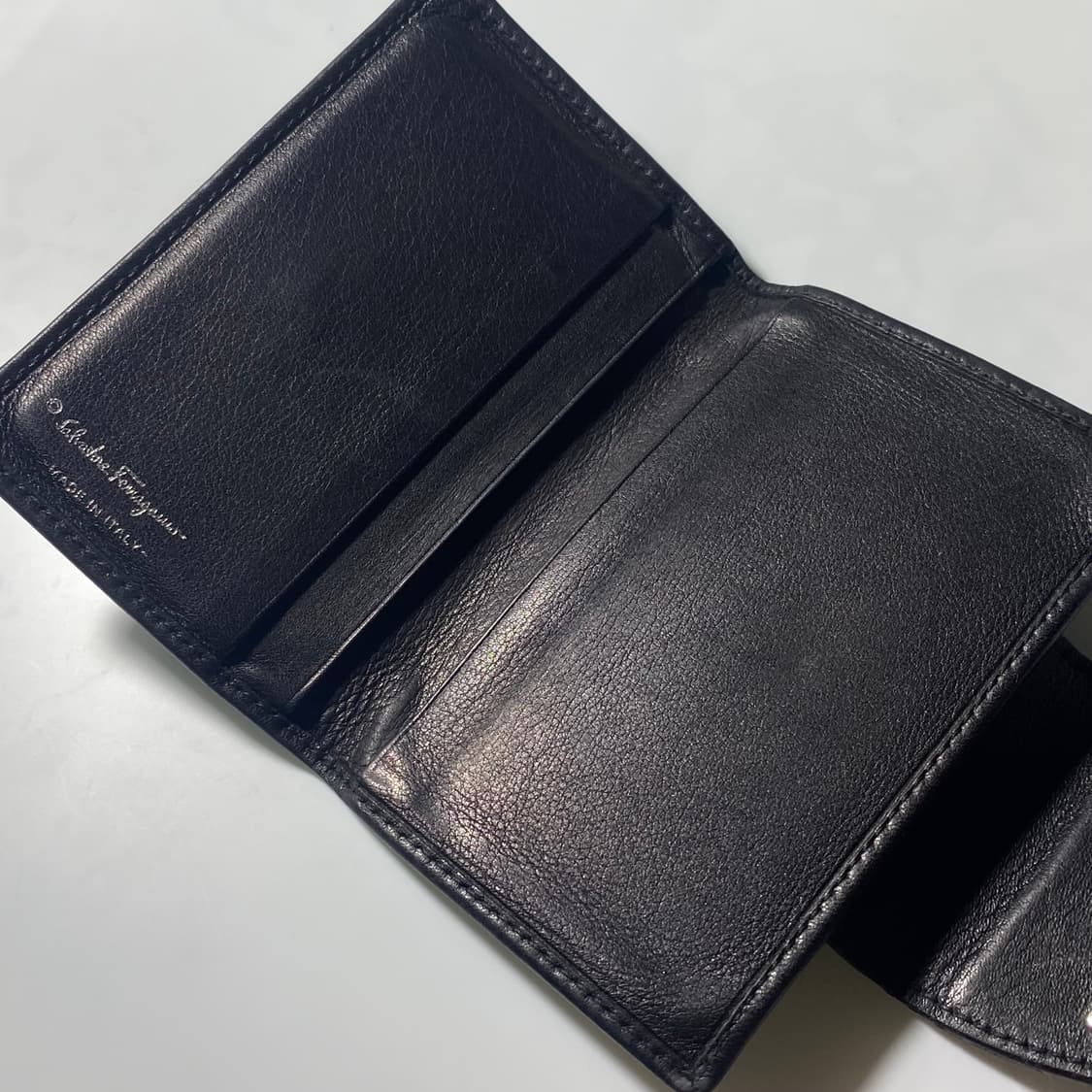 [정품] 페라가모 간치니 클래스프 컴팩트 카드지갑 상품이미지7
