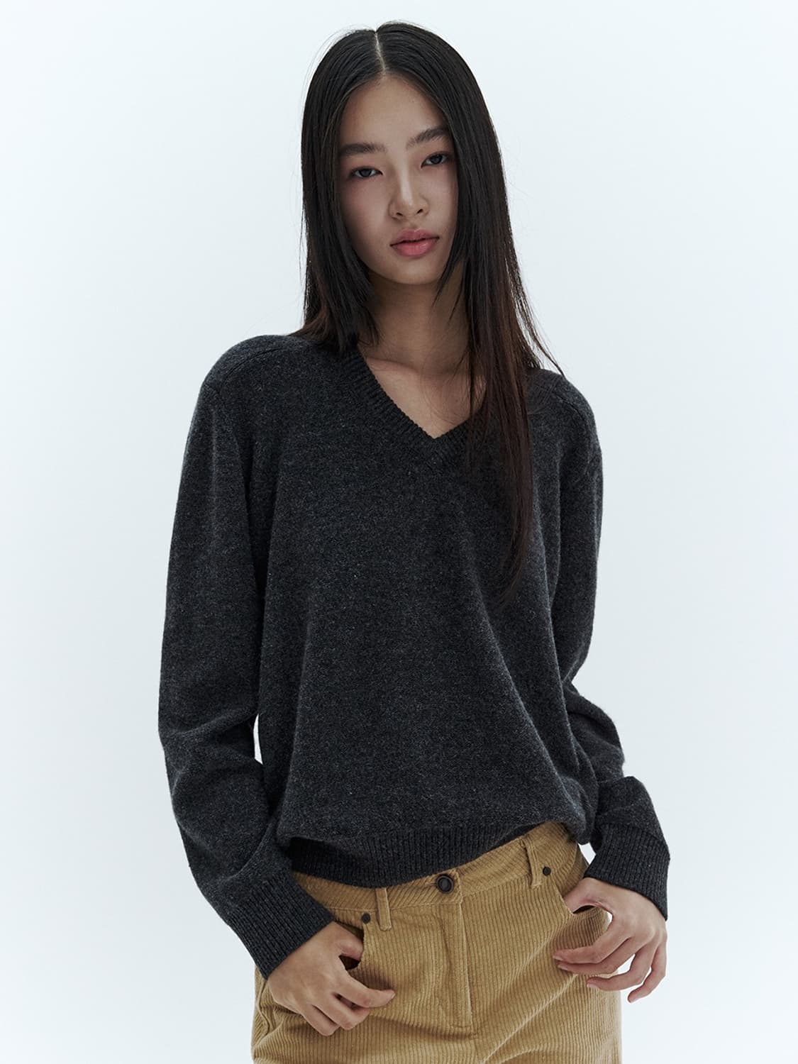 M) 시티브리즈 에센셜 울 브이넥 니트 차콜 상품이미지6