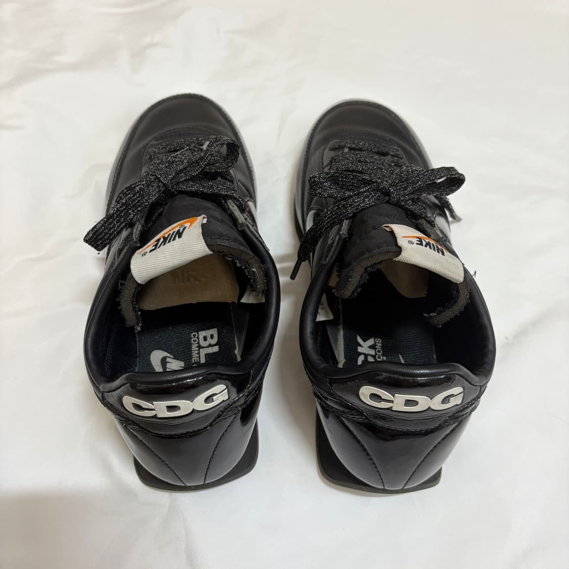 Nike x cdg 나이트 트랙 240 상품이미지4