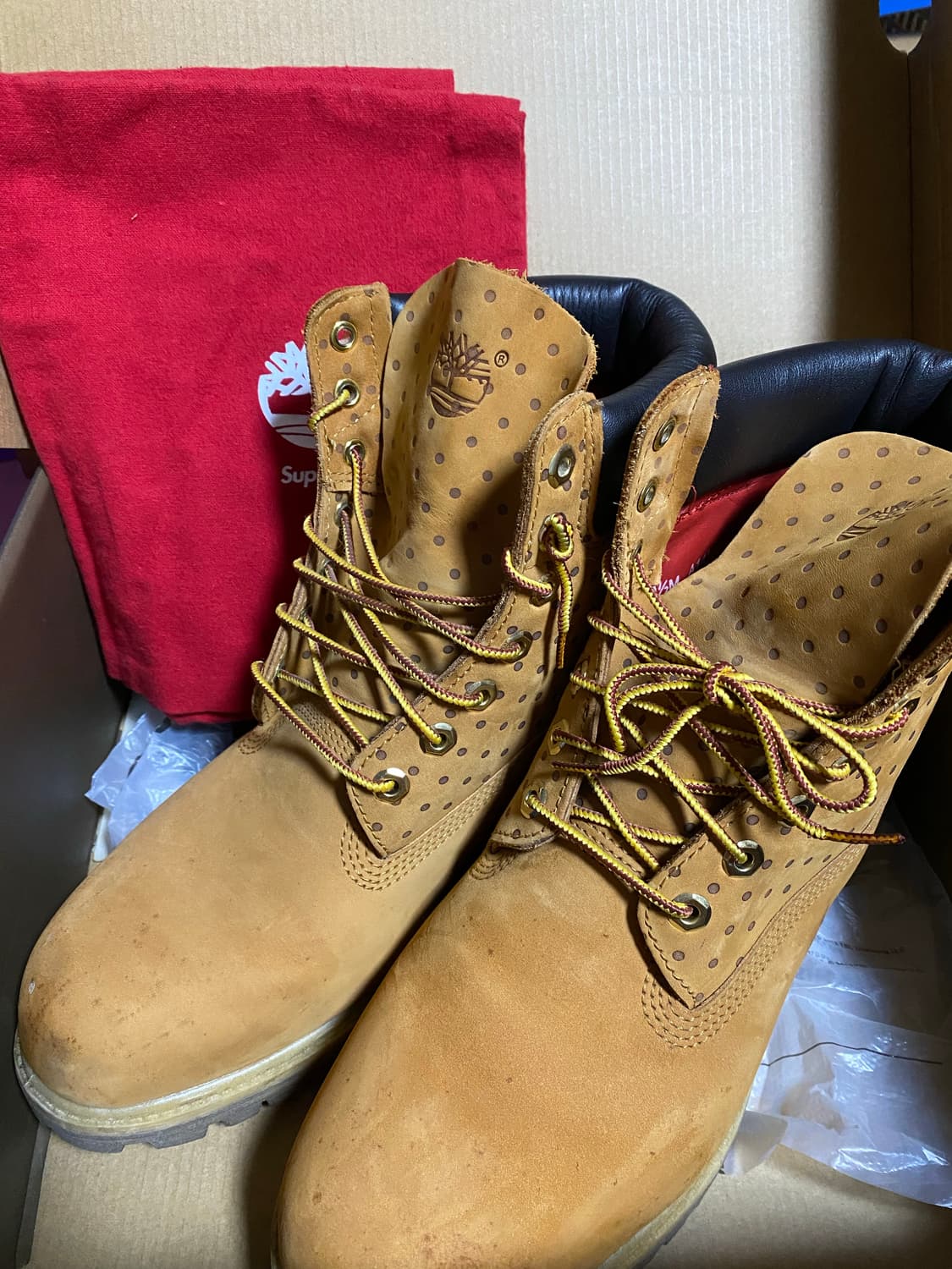 팀버랜드 x 슈프림 x 꼼데가르송 3자협업 6인치 [285] 상품이미지1