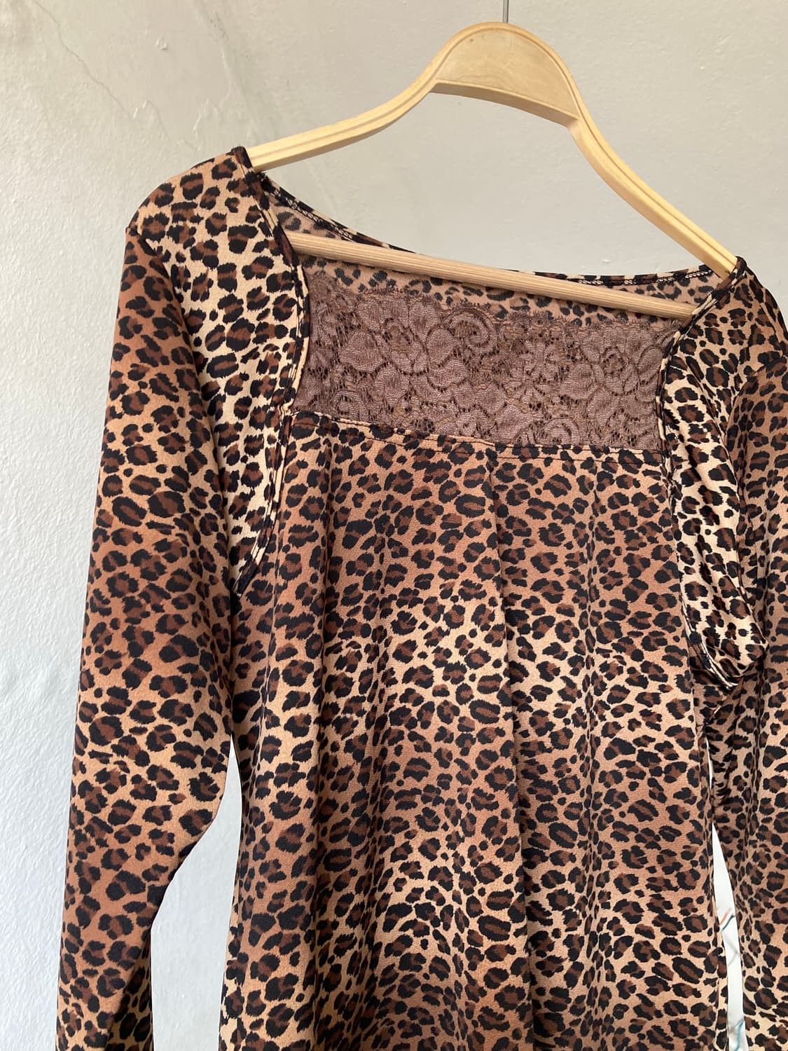 호피 스퀘어넥 레이스 베이직 탑 상품이미지2