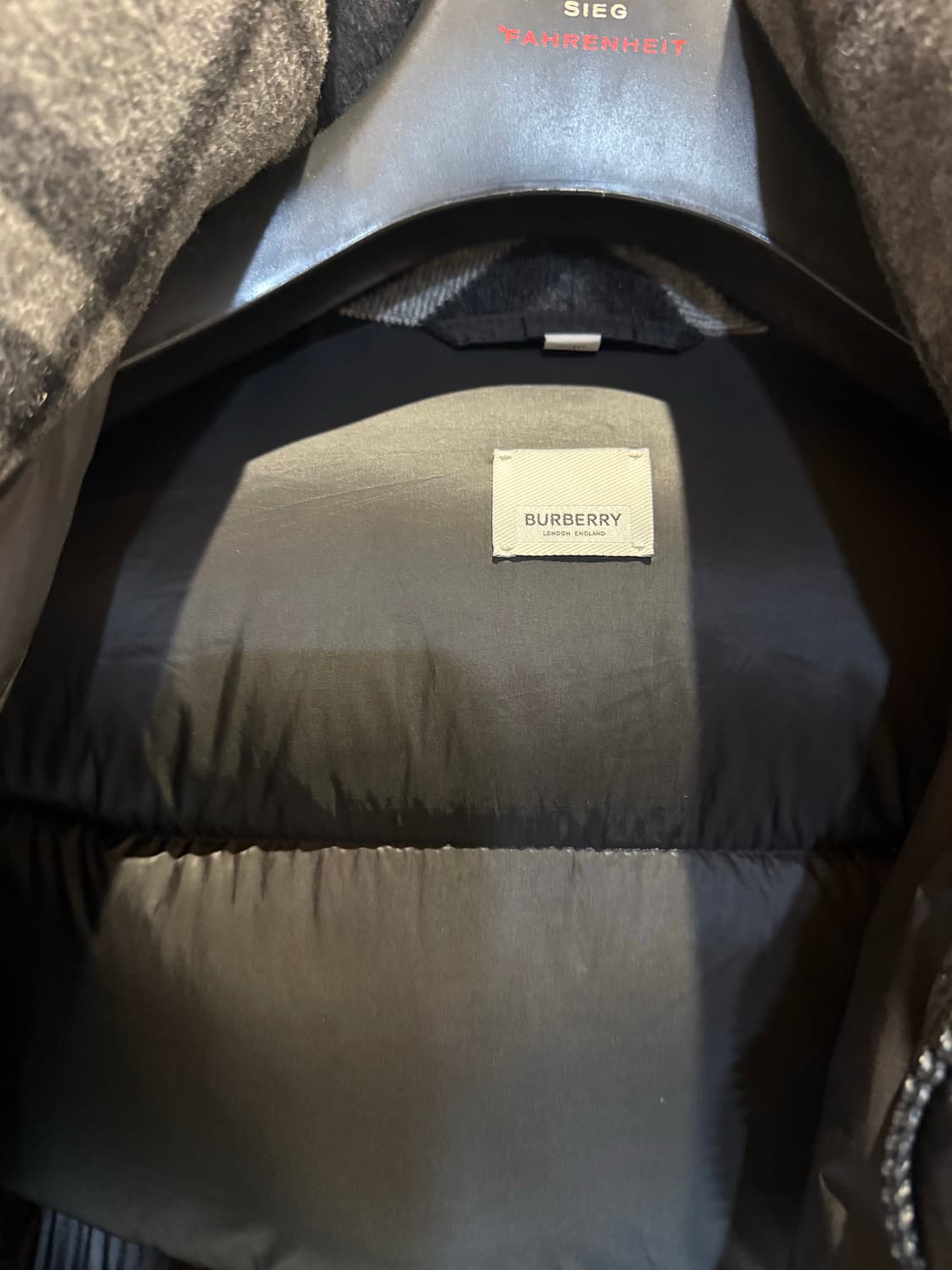 버버리남성블랙패딩  상품이미지6