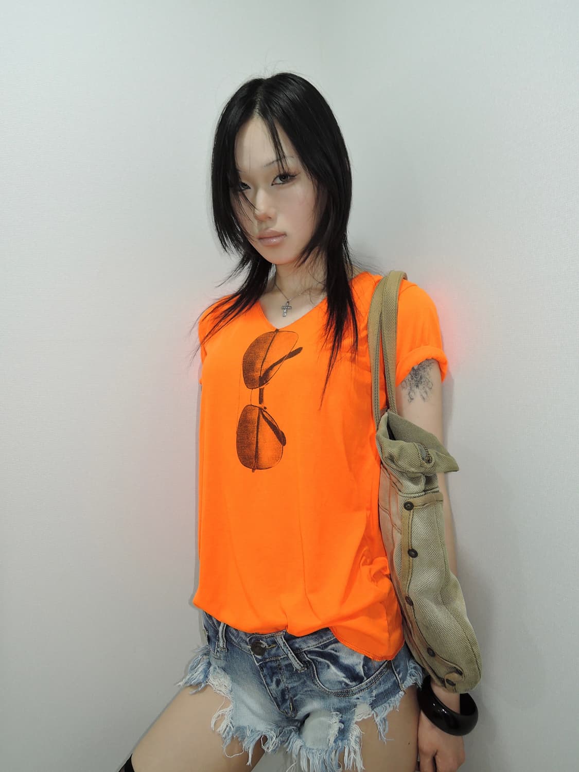 Neon Sunglass Graphic T-Shirt 상품이미지4