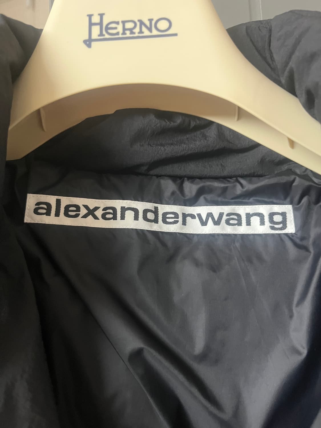 알렉산더왕 25fw 신상 크롭 패딩xs 상품이미지8