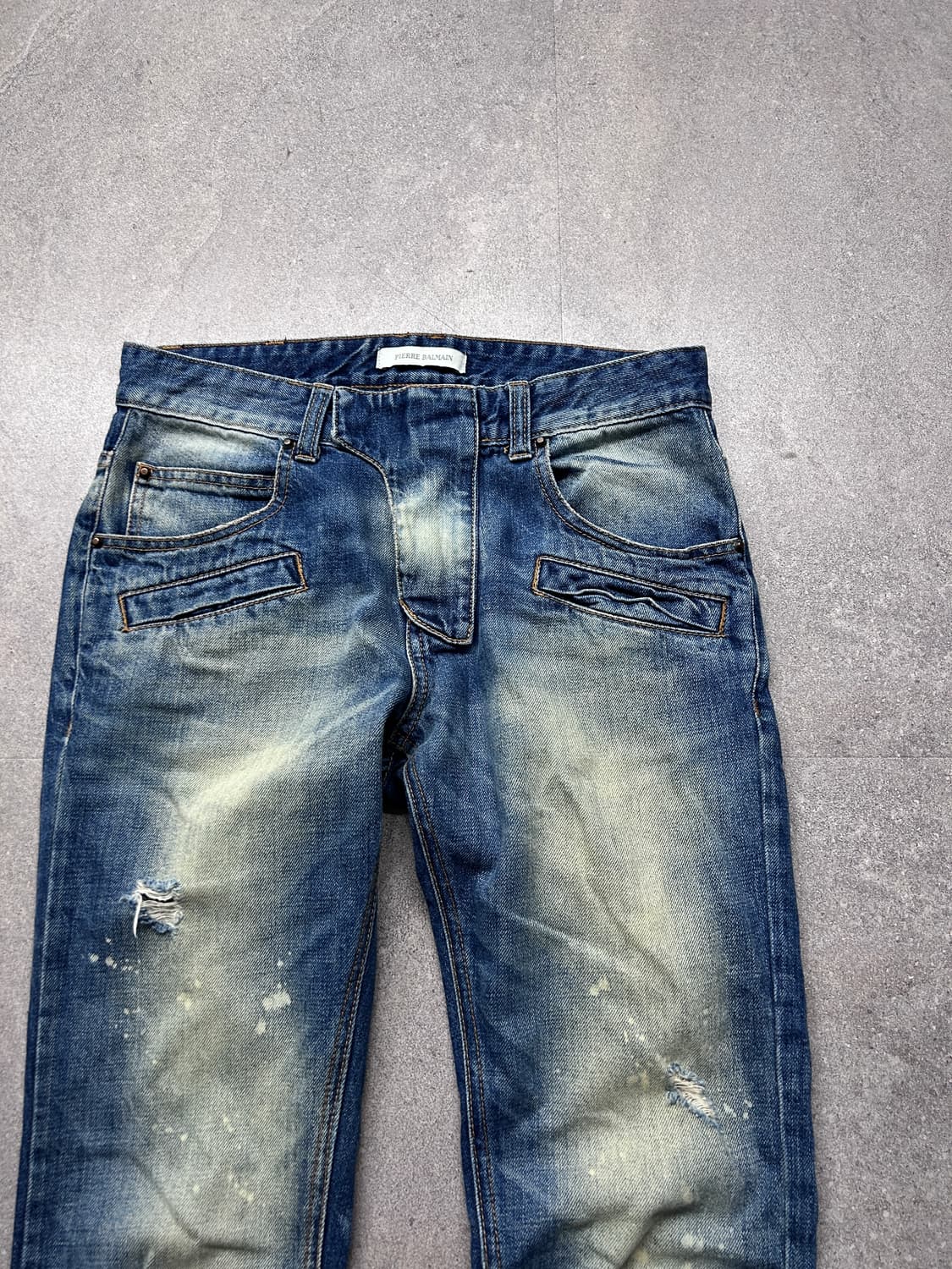 피에르 발망 컷 아웃 페인트 스플래터 워싱 데님 상품이미지5