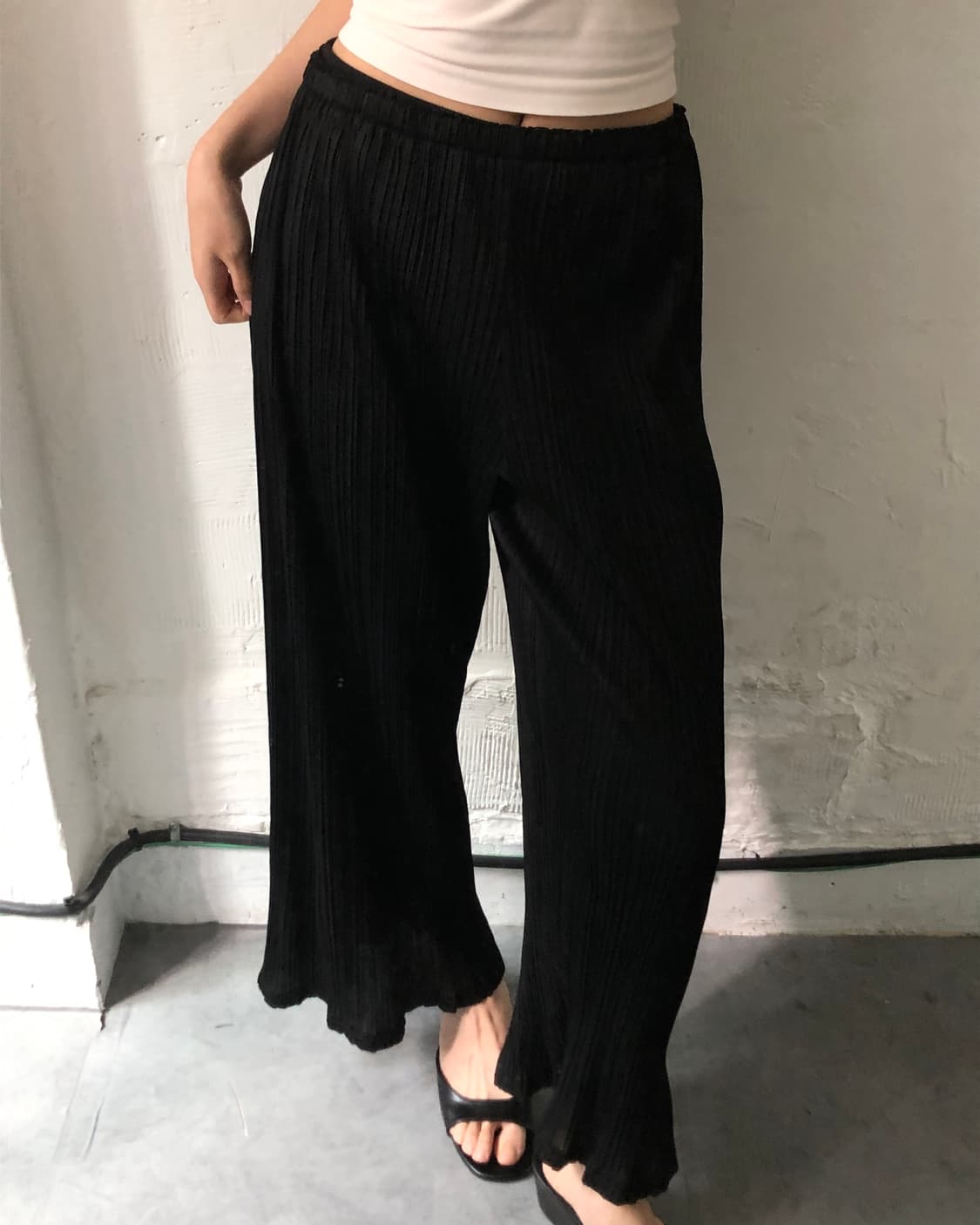 Issey Miyake 이세이미야케 블랙 밑단 러플 플리츠 팬츠 상품이미지1