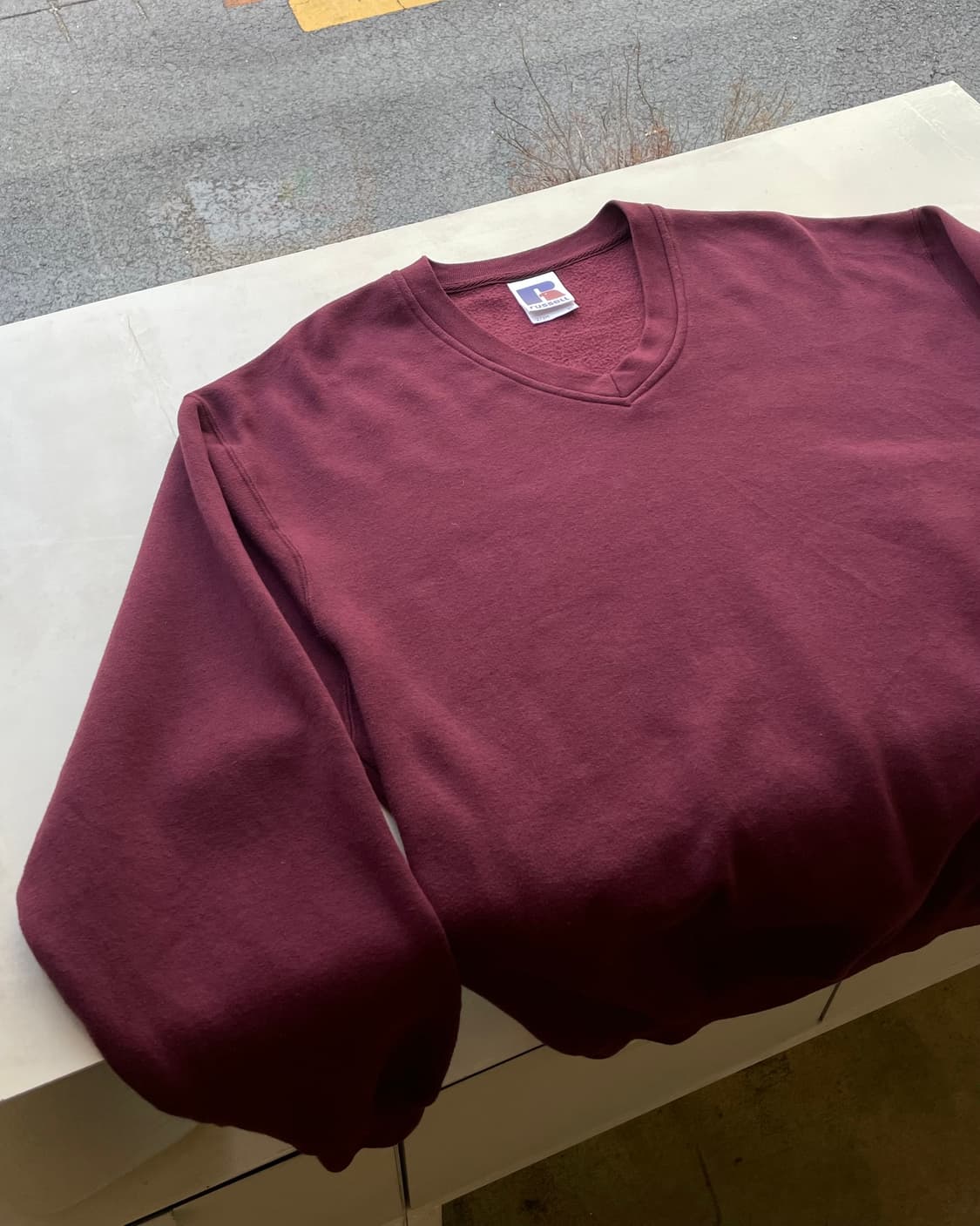 Russell v-neck plain sweatshirt 러셀 스웻셔츠 상품이미지4