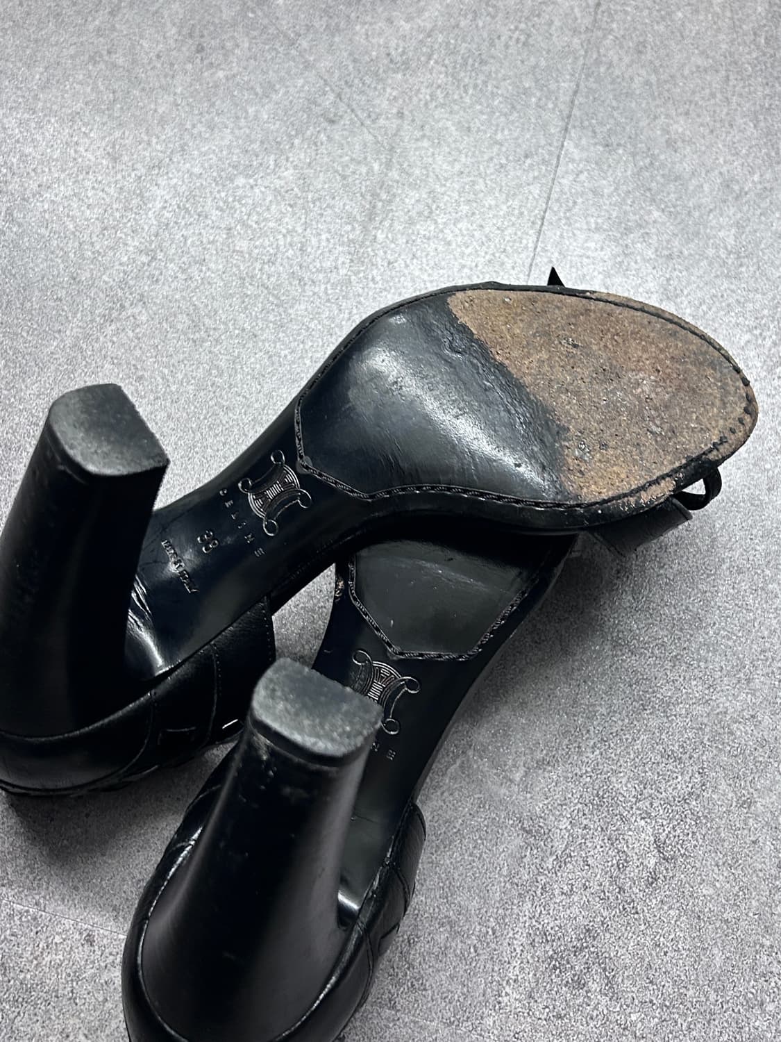 셀린느 레더 노트 샌달 펌프스  상품이미지5