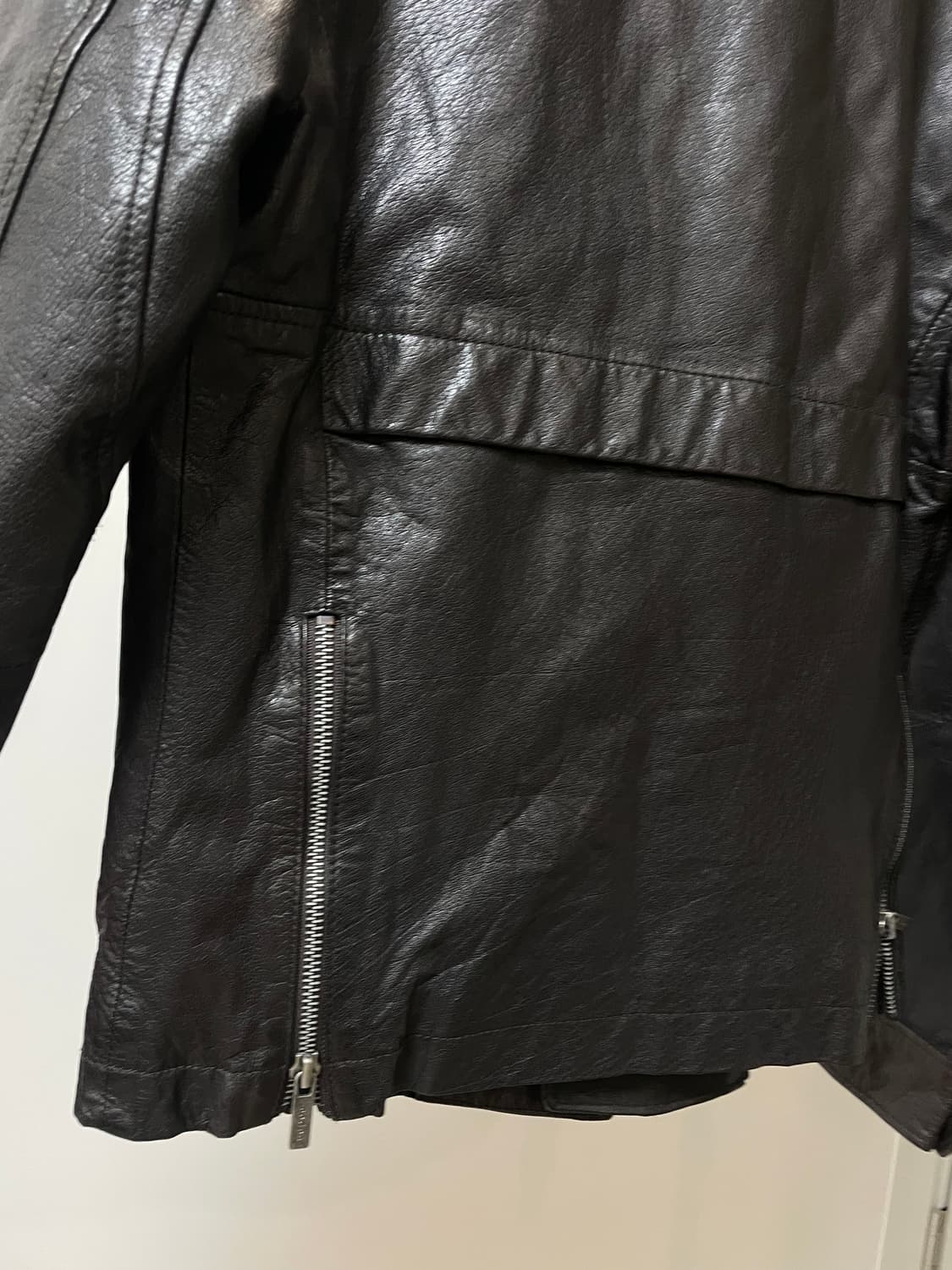 (100) 코데즈컴바인 딥브라운 하이넥 사선 지퍼 소가죽 자켓 상품이미지4