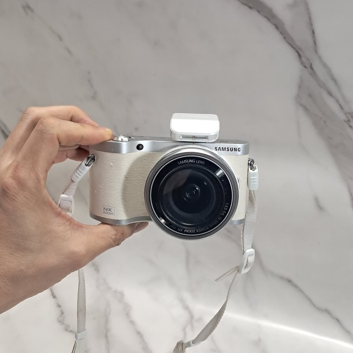 셀카가능) 삼성 미러리스 NX300M 화이트! 디지털 카메라 상품이미지2