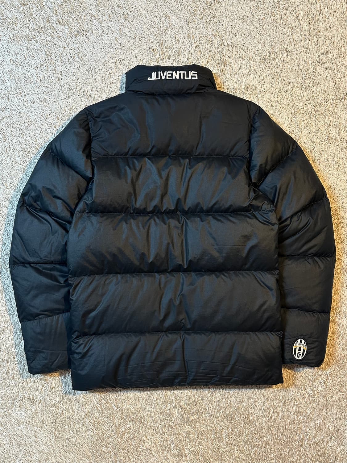 나이키 유벤투스 소매로고 푸퍼 패딩 블랙 상품이미지3