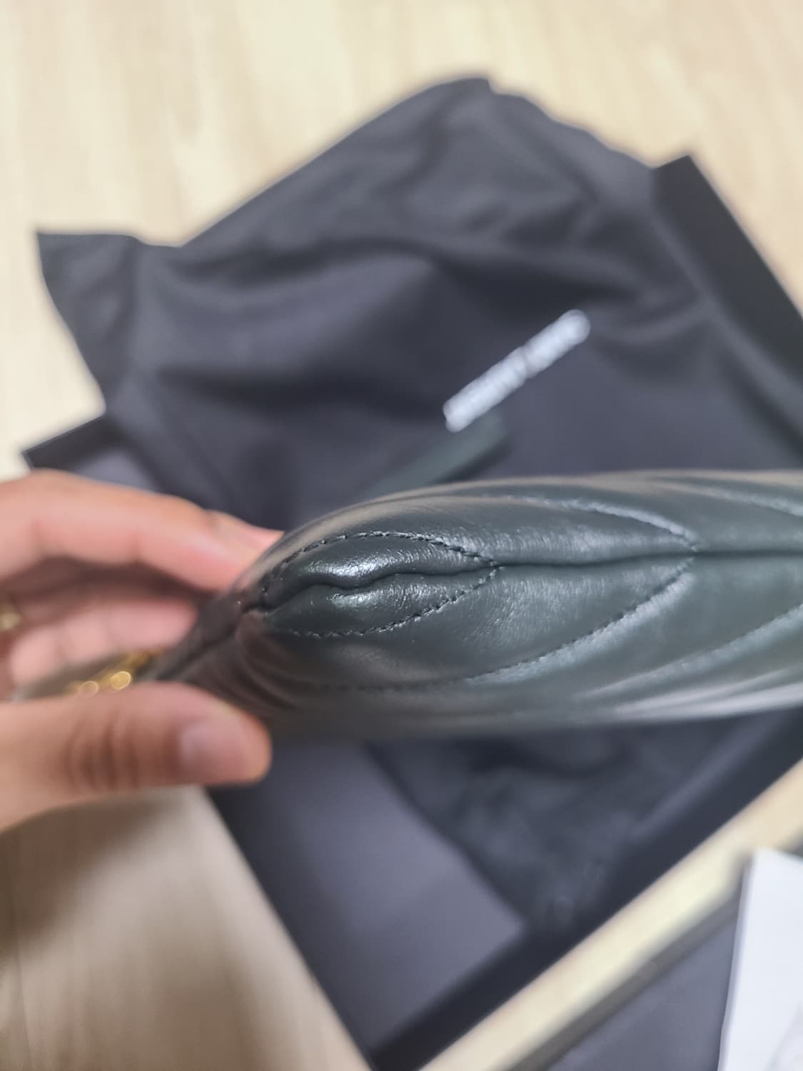 생로랑 클러치 다크그린 상품이미지4