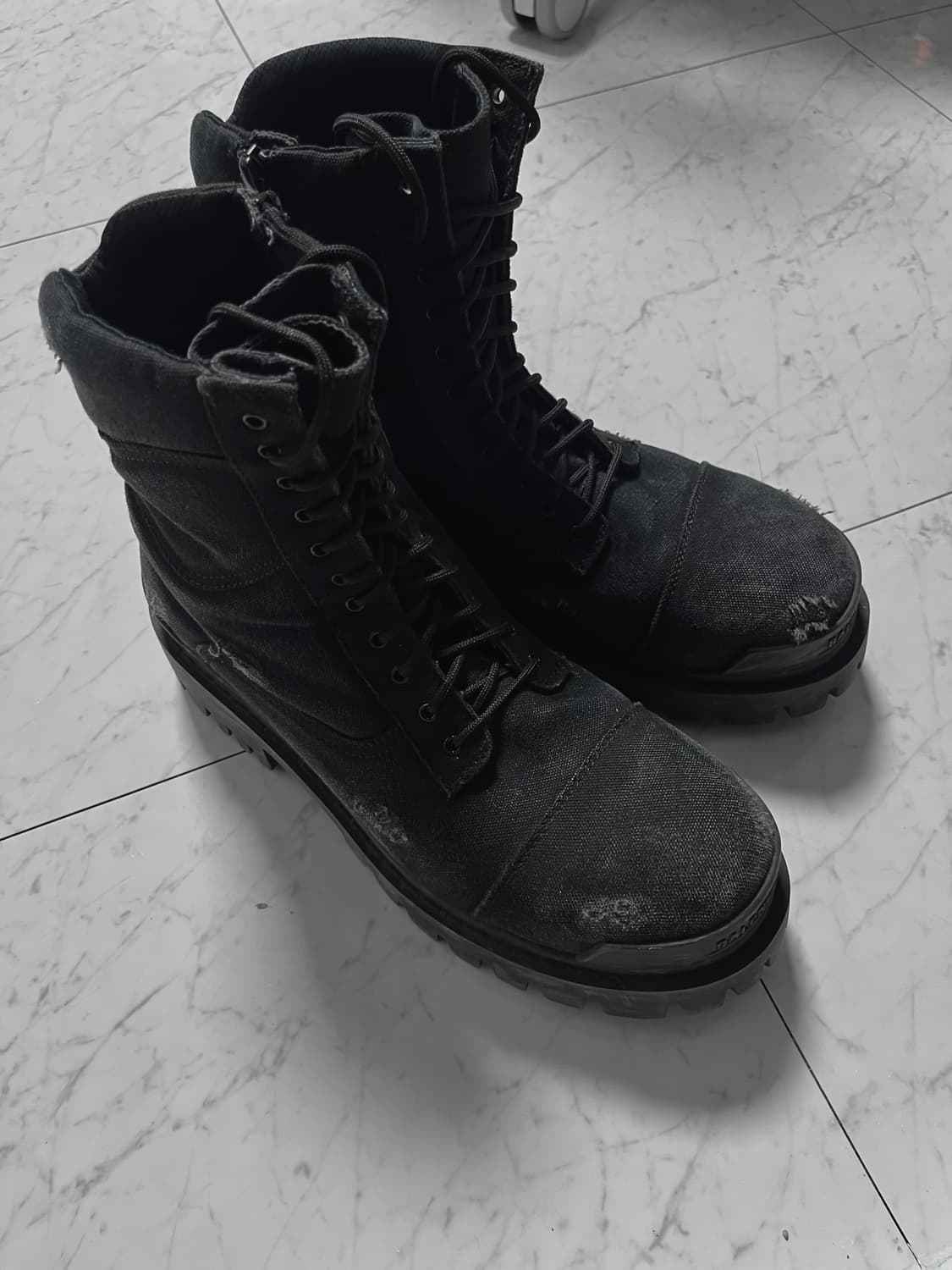 발렌시아가 컴뱃스트라이커 부츠 42 상품이미지1