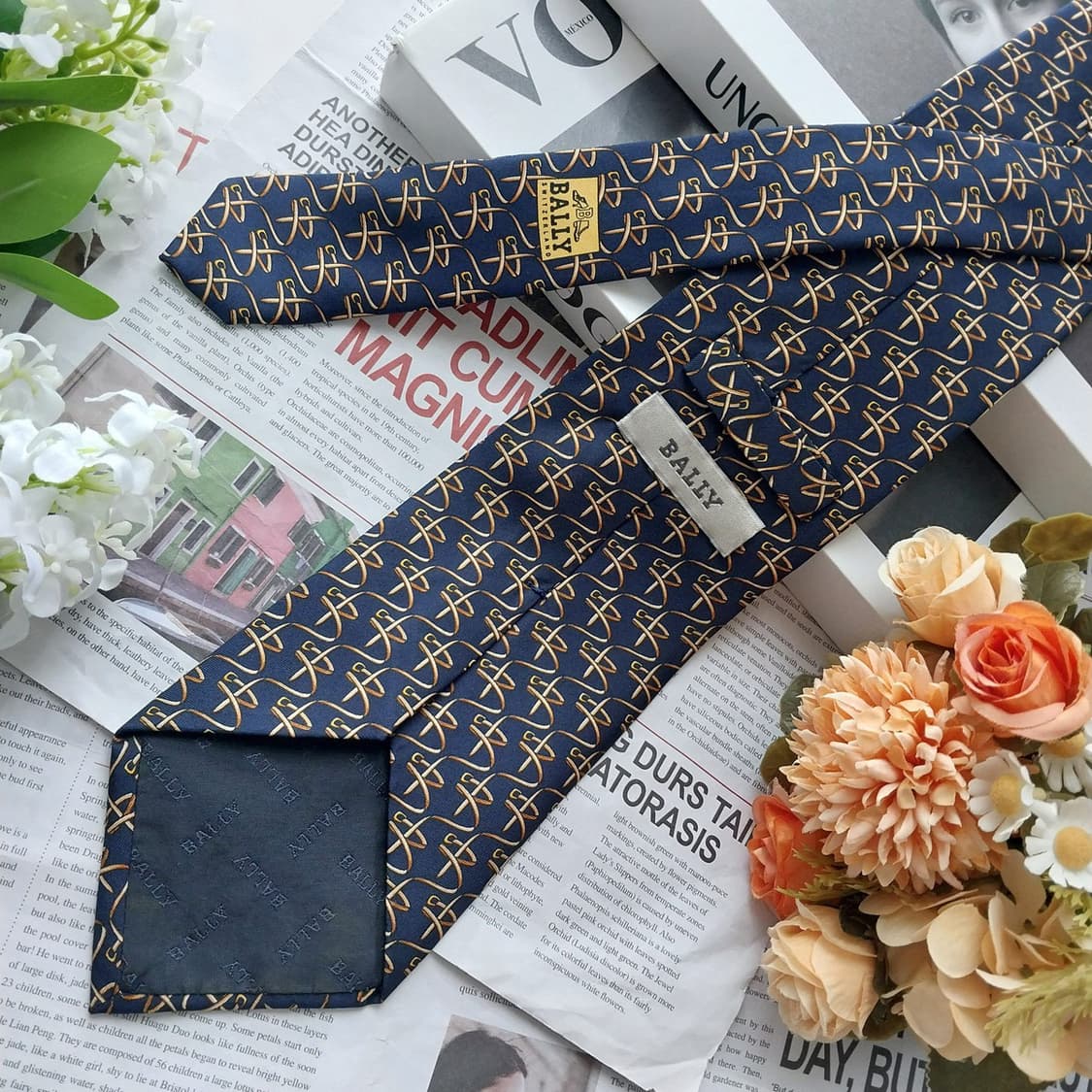 발리 실크 네이비 로고 패턴 넥타이 9.7cm A+등급 k2516
 상품이미지4