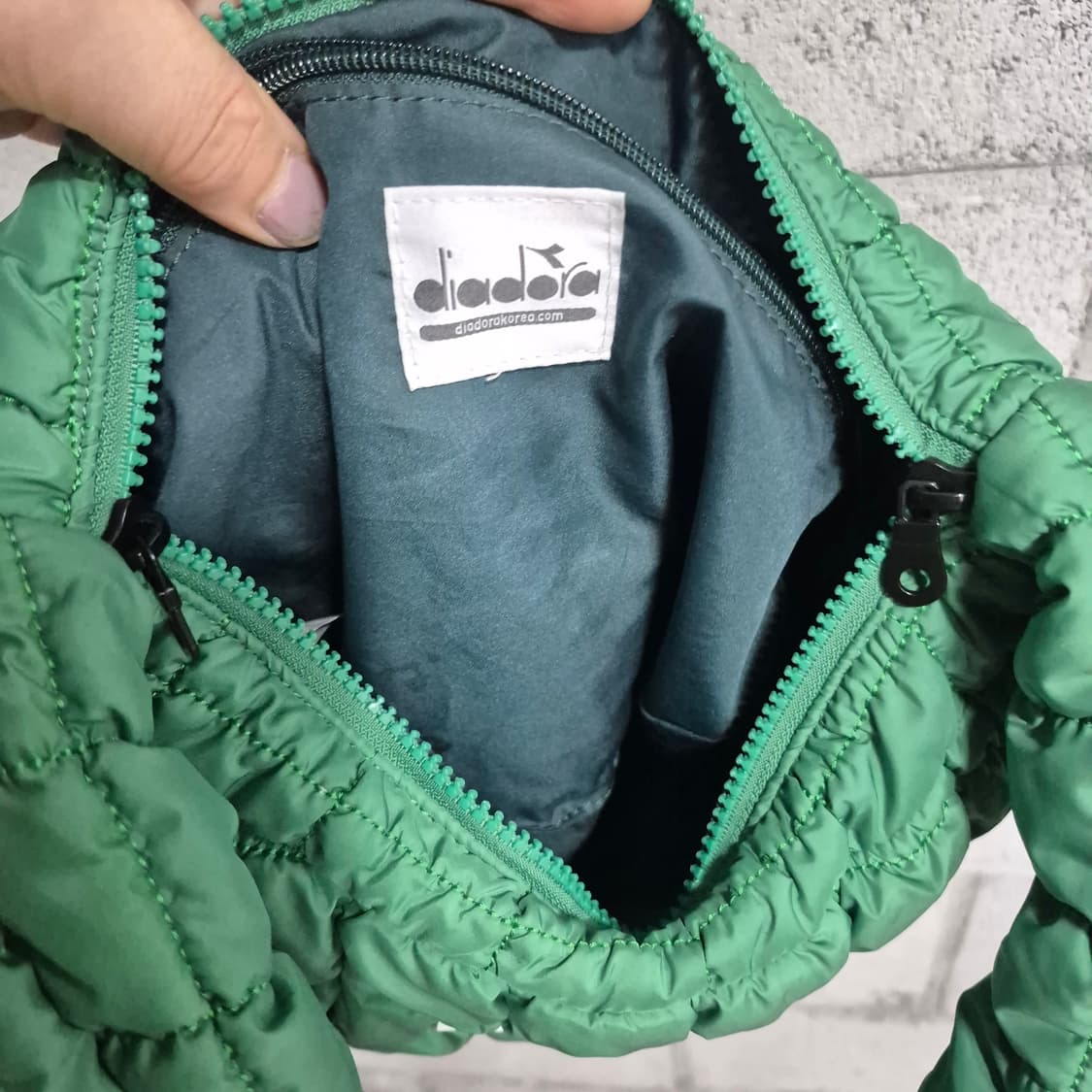 디아도라 패딩 숄더백 상품이미지8