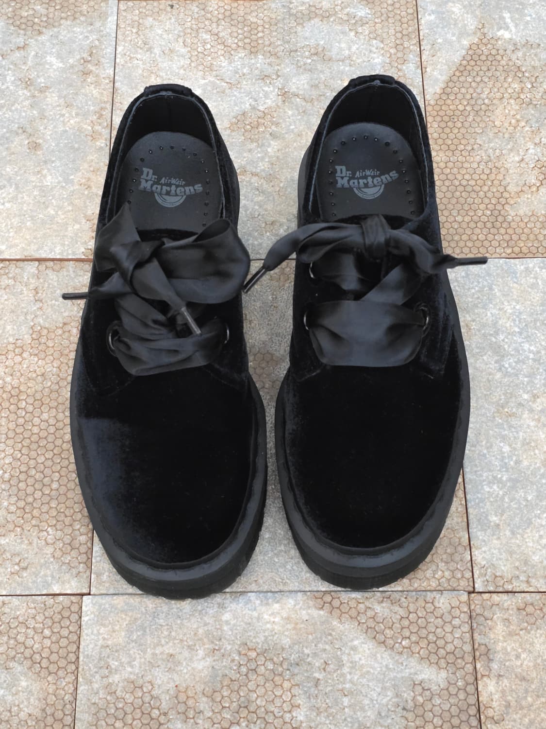 (230)닥터마틴 홀리 블랙 벨벳 플랫폼 구두 상품이미지2